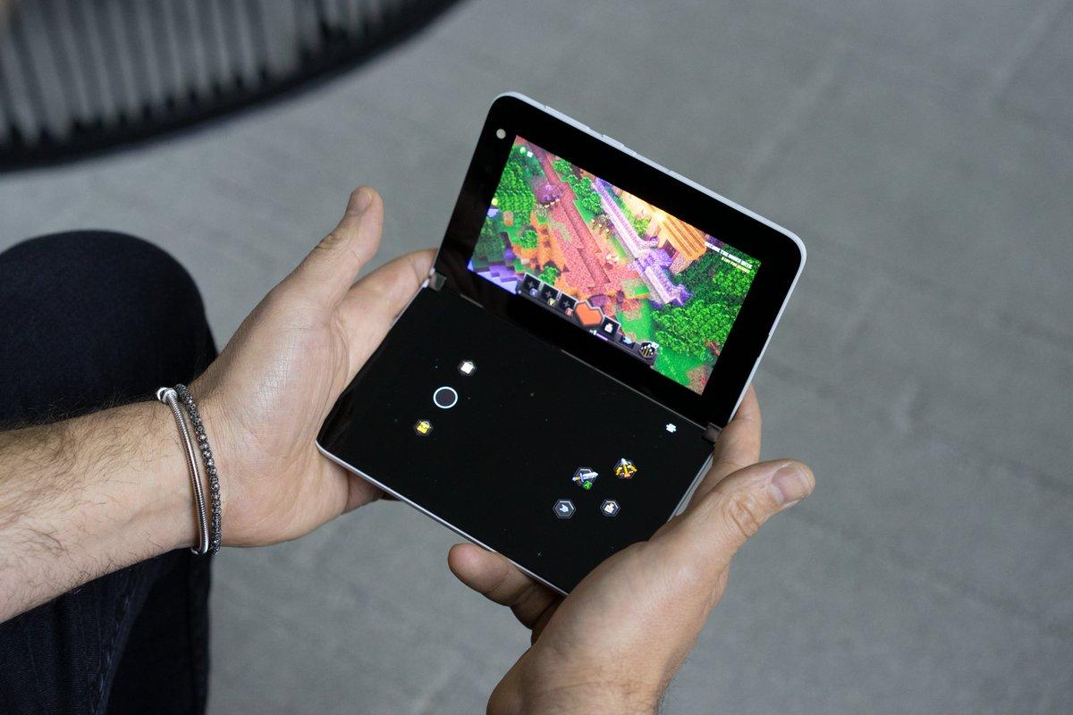 Microsoft update puts Xbox-like controls on Surface Duo's second screen