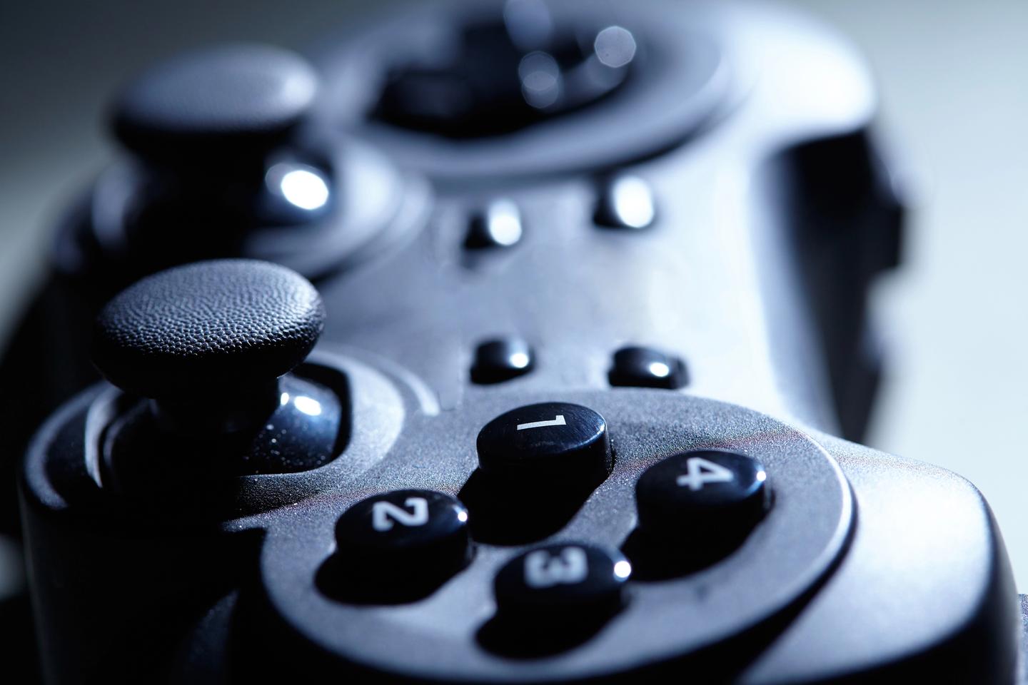 “World's smallest video game:” Nanoscale virtual ship moves real objects