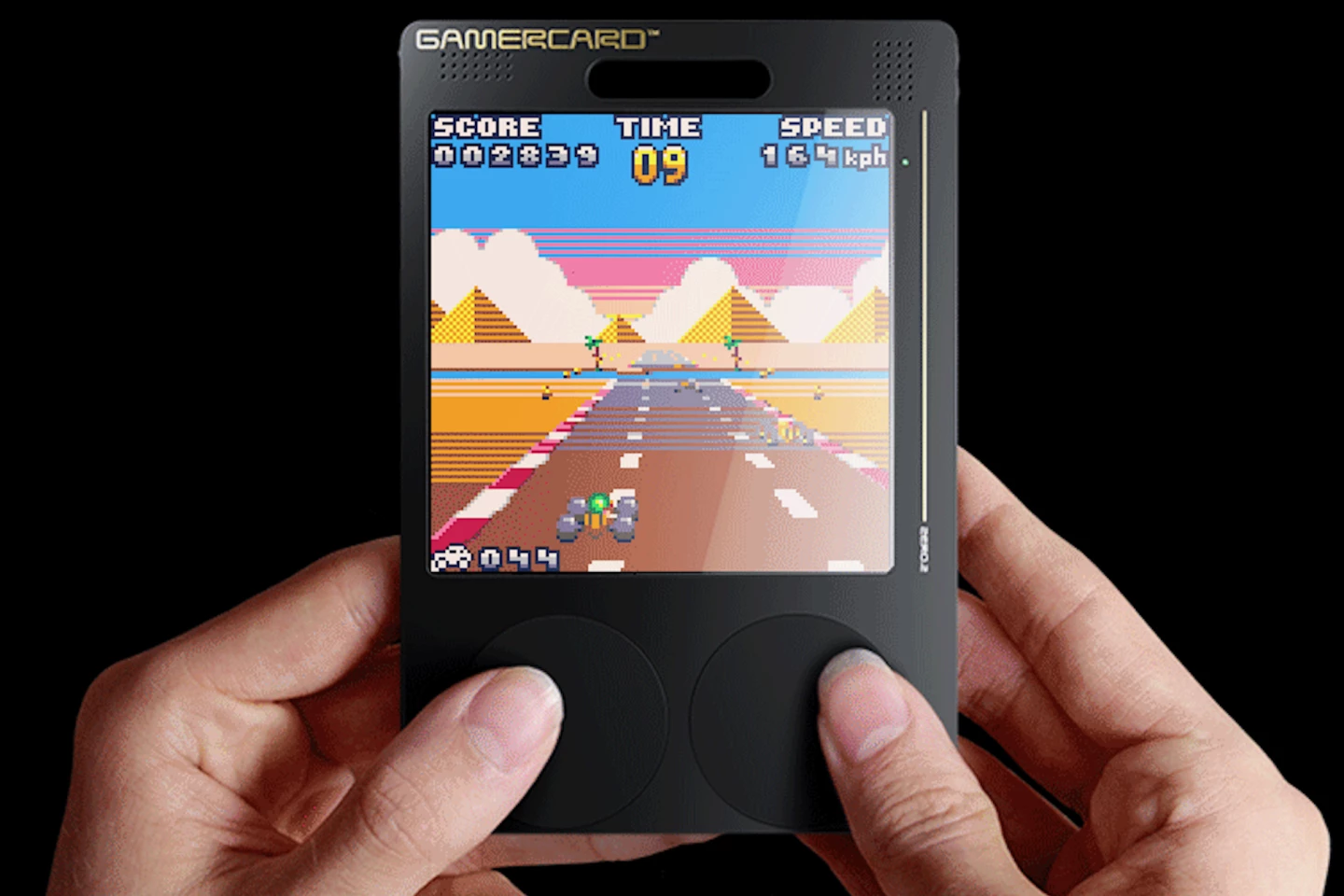 Handheld gaming console takes the form of a pocketable card